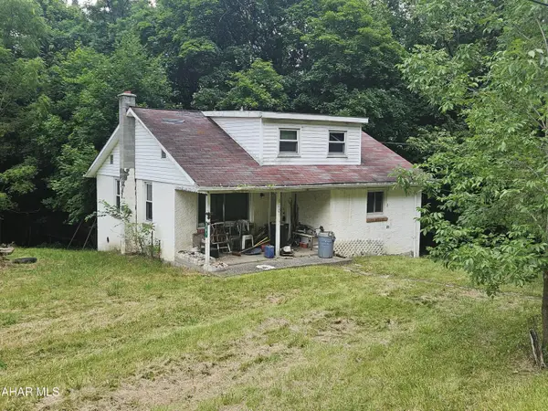 1101 Bell Tip Road, Tyrone, PA 16686