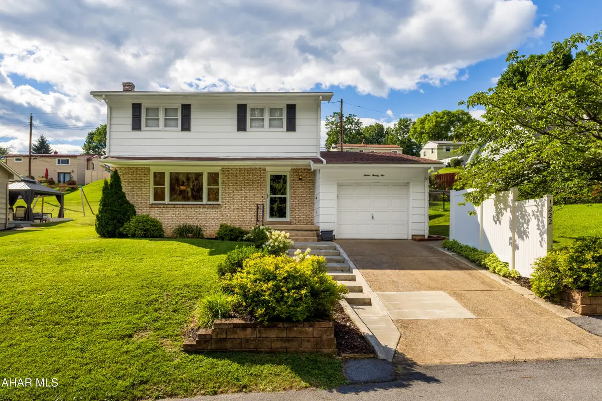1222 Grant Avenue, Altoona, PA 16602 - #1
