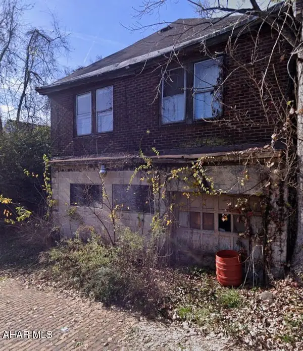 322 Cedar Street, Duquesne, PA 15110