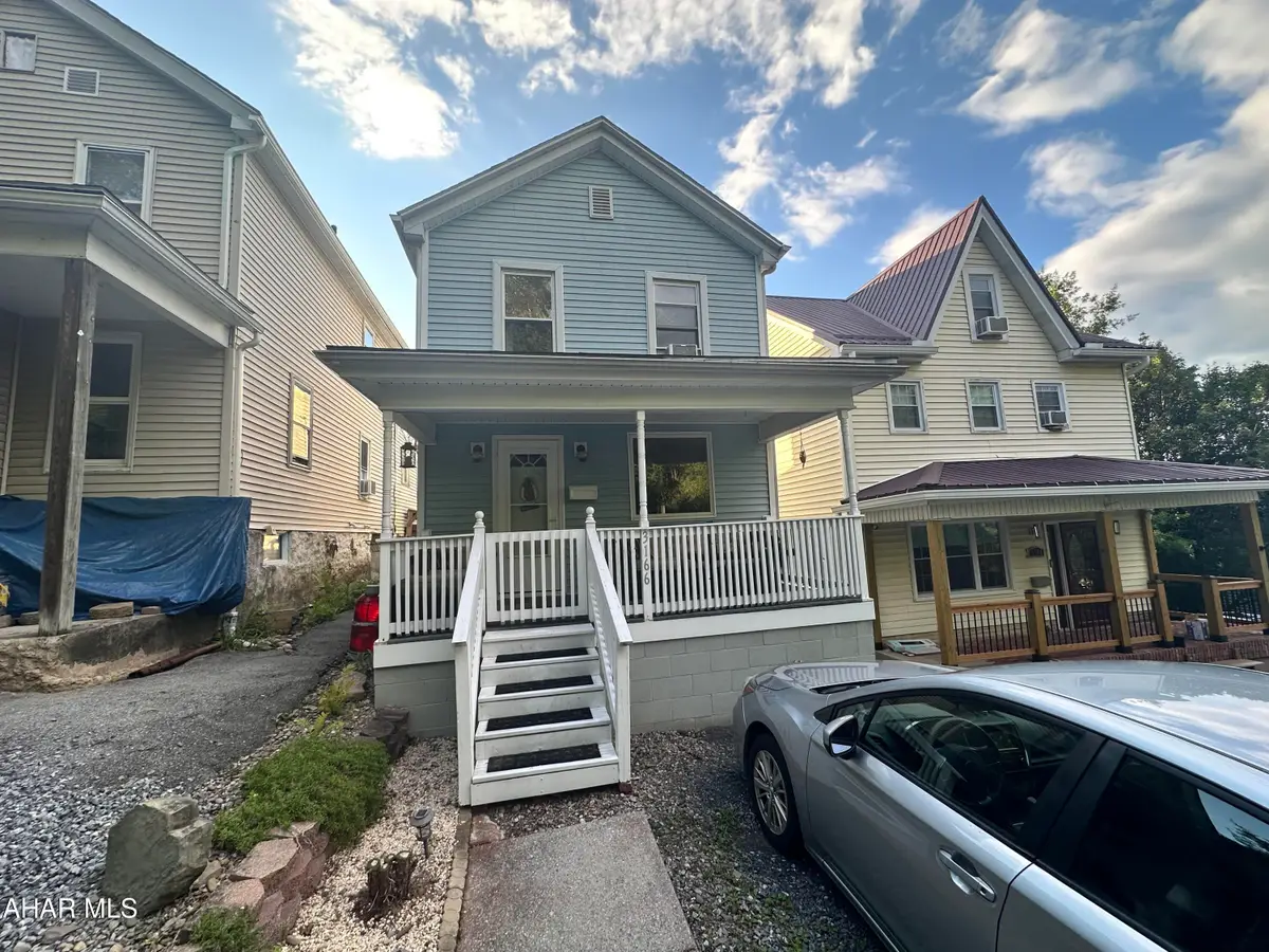 3166 Oak Avenue, Altoona, PA 16601 - #1