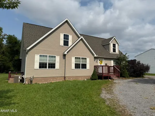 5104 Oak Avenue, Altoona, PA 16601