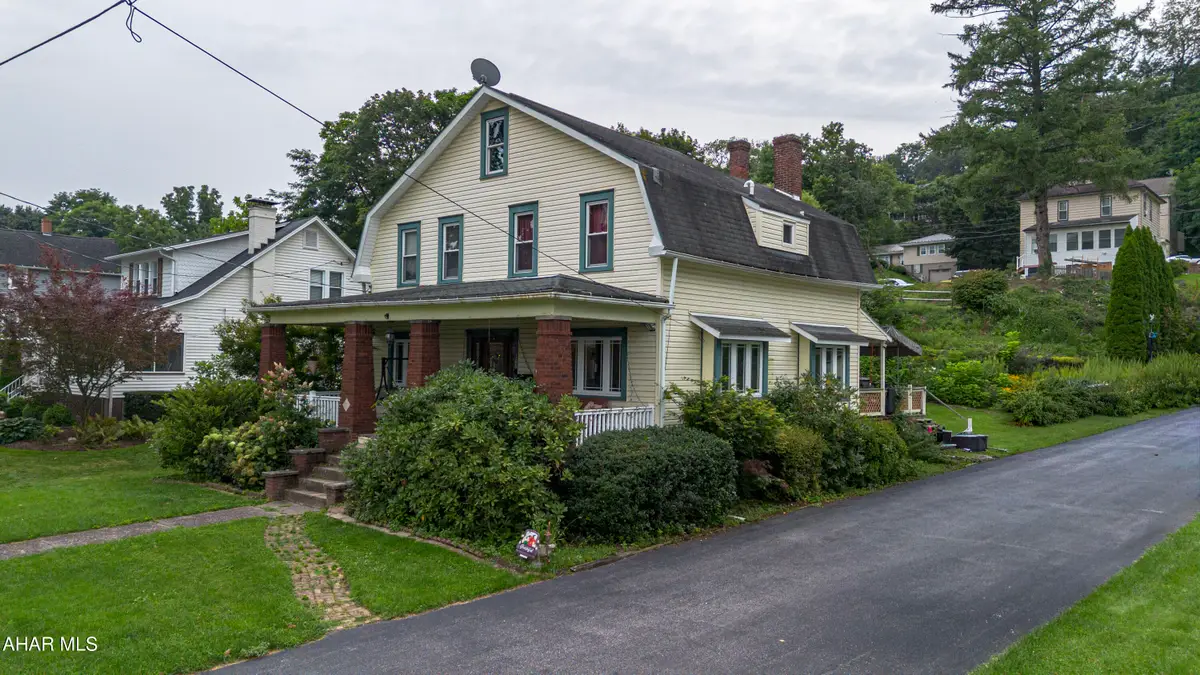 108 Wordsworth Avenue, Altoona, PA 16602 - #1