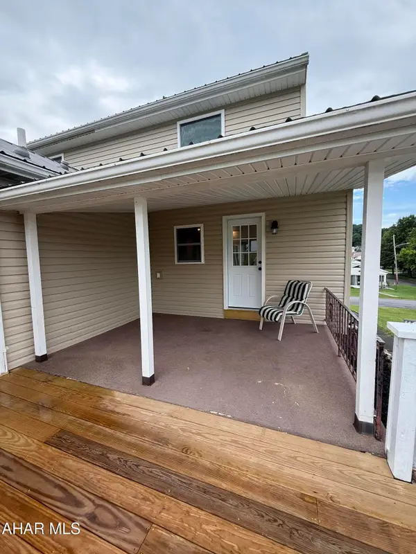 305 24th Avenue, Altoona, PA 16601