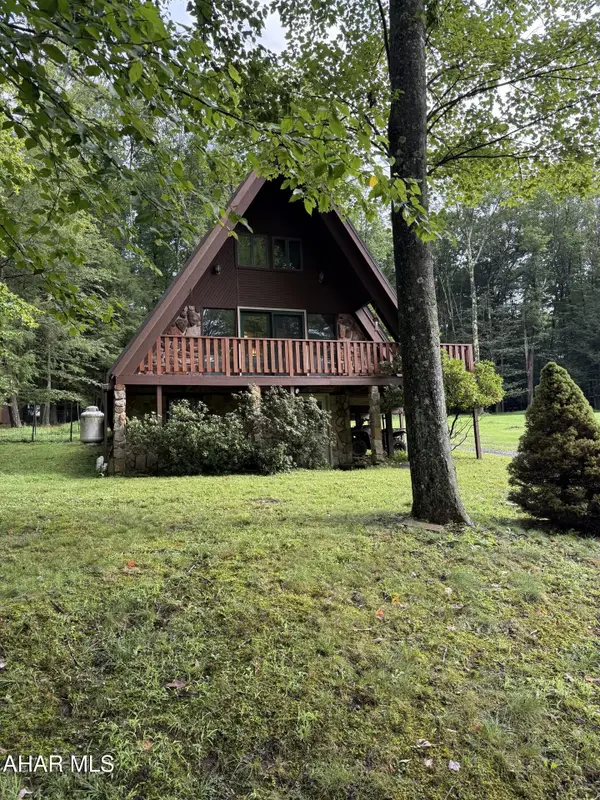 405 Red Oak Road, Flinton, PA 16640