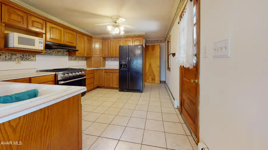 1201 E 5th Street, Bellwood, PA 16617 - #2
