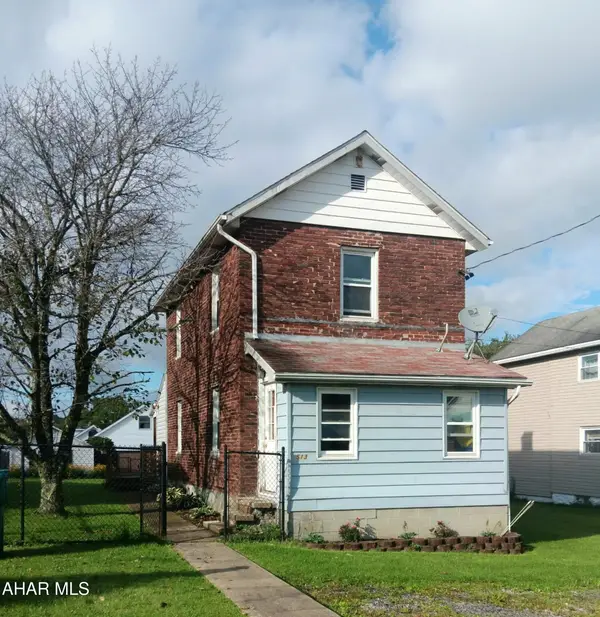 513 Cambria Avenue, Revloc, PA 15948