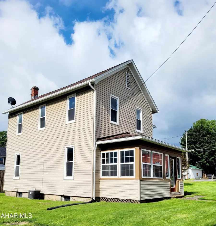 542 N 3rd Street, Bellwood, PA 16617 - #2