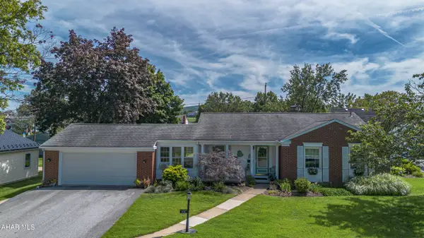 432 Hemlock Street, Hollidaysburg, PA 16648