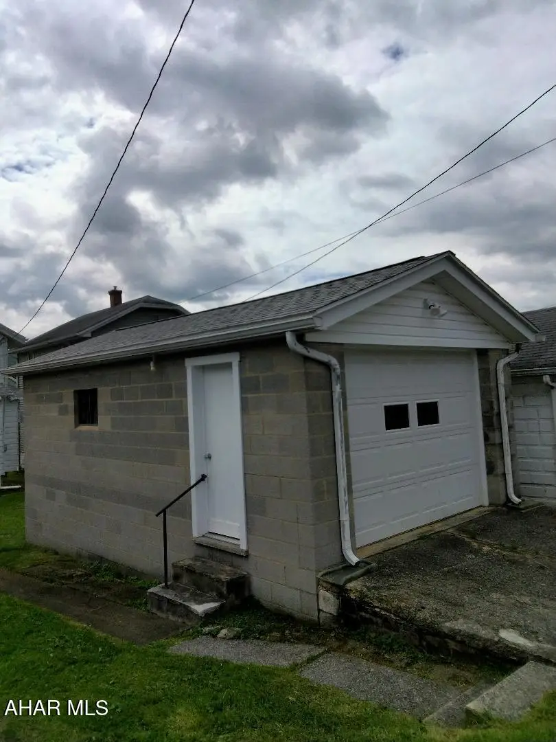 1922 Hudson Avenue, Altoona, PA 16602 - #3