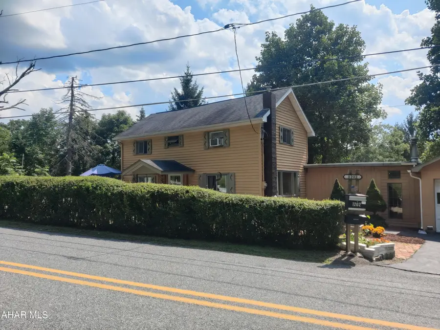 1202 N 15th Street, Altoona, PA 16601 - #2
