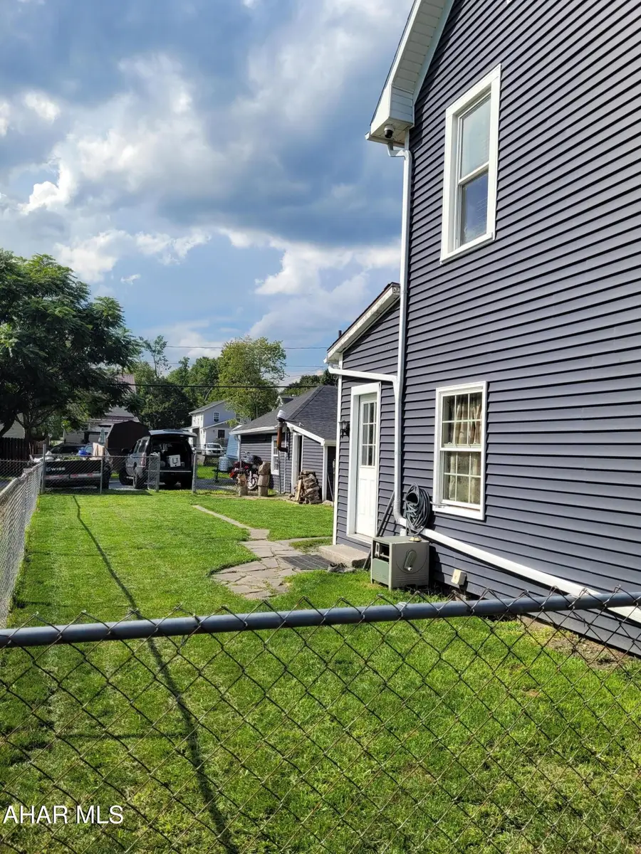 1331 N 4th Avenue, Altoona, PA 16601 - #3