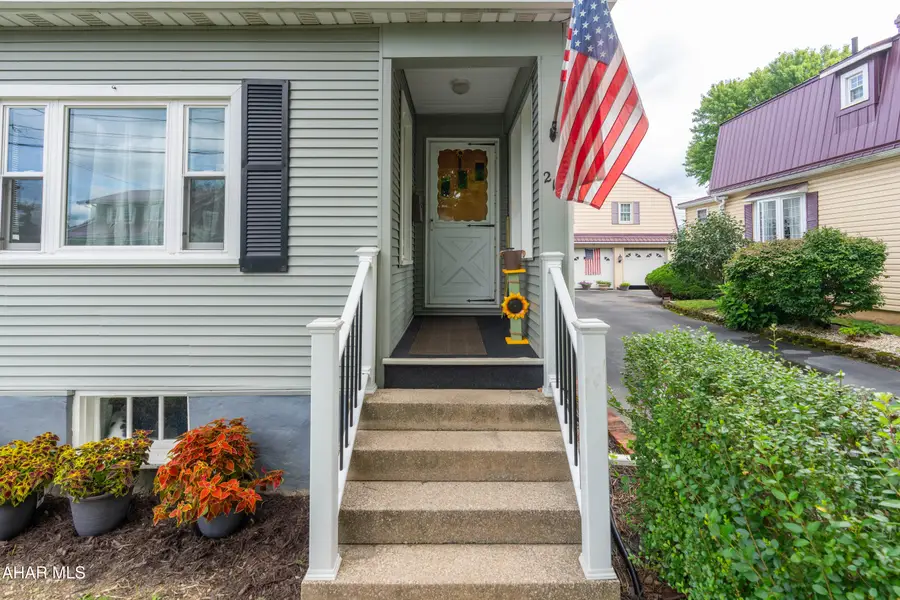 211 E Southey Avenue, Altoona, PA 16602 - #2