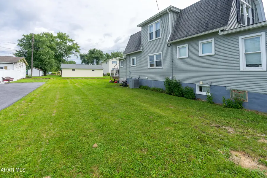 211 E Southey Avenue, Altoona, PA 16602 - #3