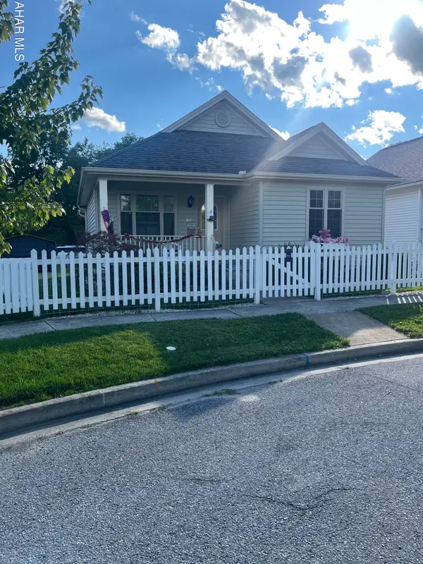 408 Holliday Hills Drive, Hollidaysburg, PA 16648
