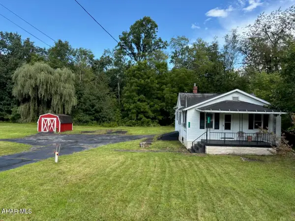 14340 S Eagle Valley Road, Tyrone, PA 16686