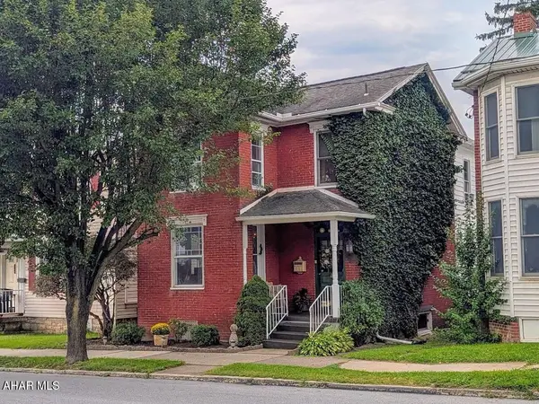 32 N Spring Street, Everett, PA 15537
