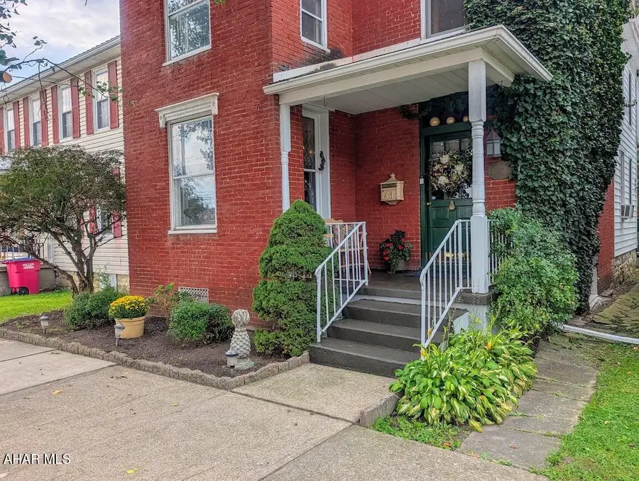 32 N Spring Street, Everett, PA 15537 - #3