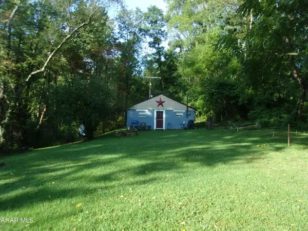 264 Stuckeysville Road, Manns Choice, PA 15550