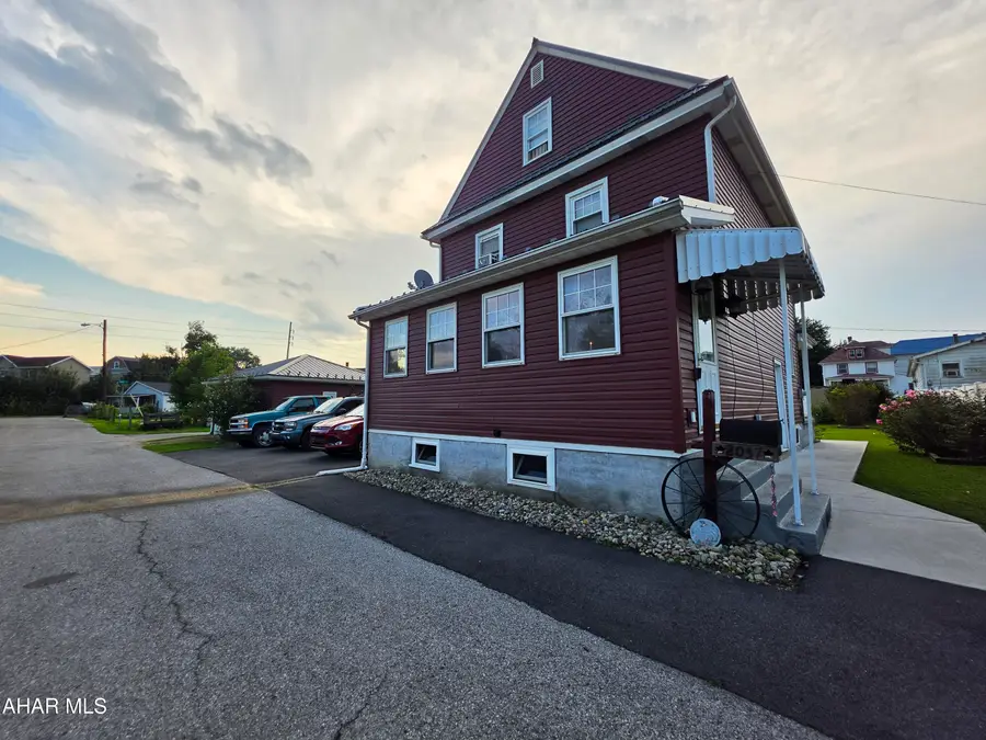 2057 Hamlin Avenue, Tyrone, PA 16686 - #2