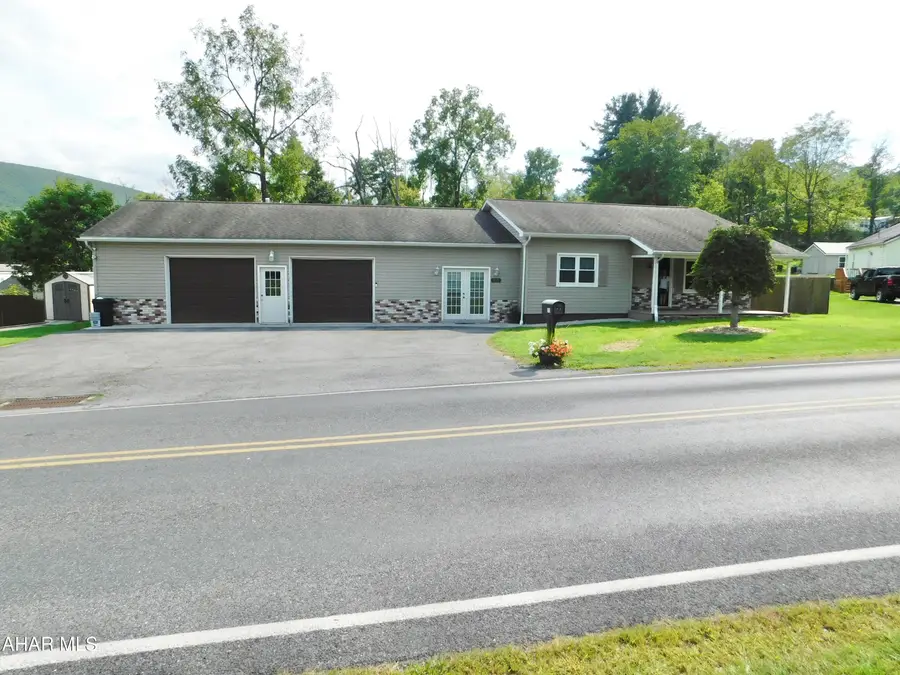 519 S Dartmouth Lane, Altoona, PA 16602 - #3