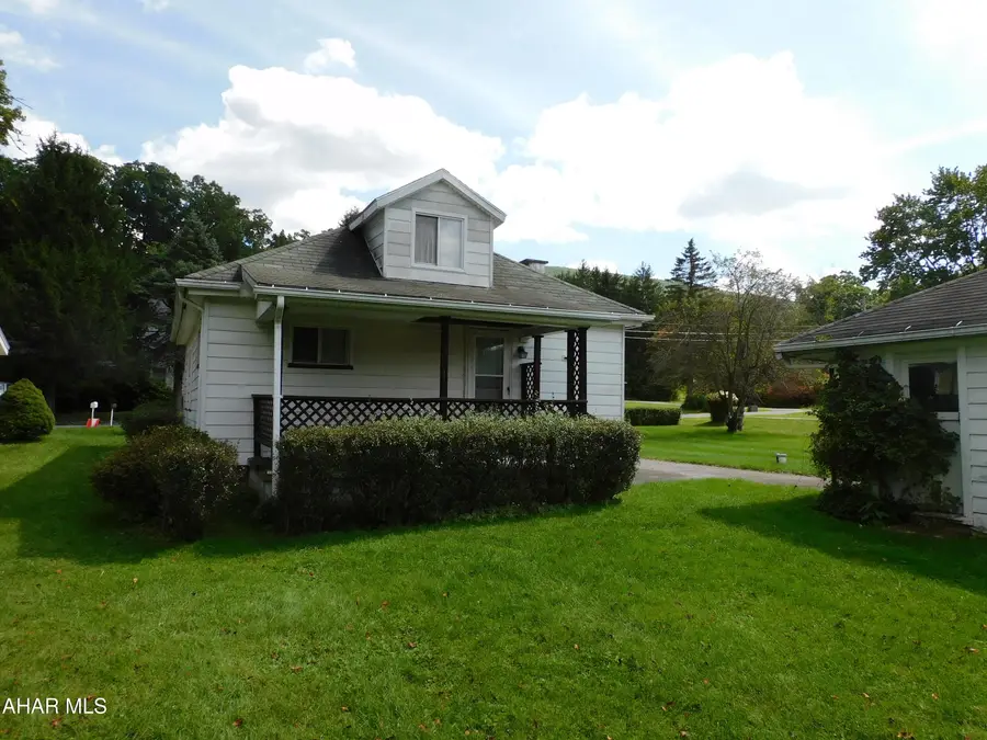 1504 Princeton Road, Altoona, PA 16602 - #2