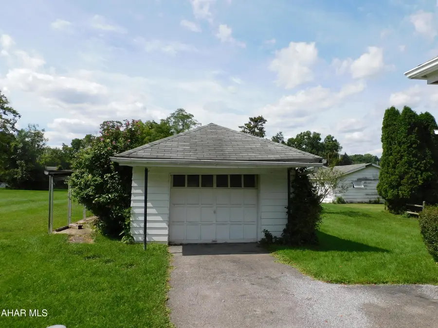 1504 Princeton Road, Altoona, PA 16602 - #3