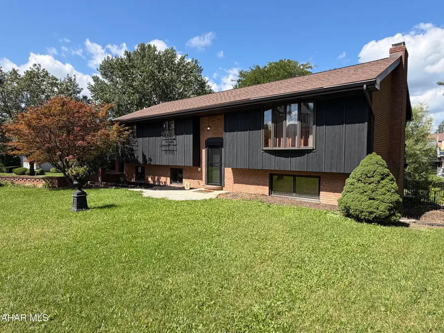 1106 Robin Lane, Duncansville, PA 16635 - #2