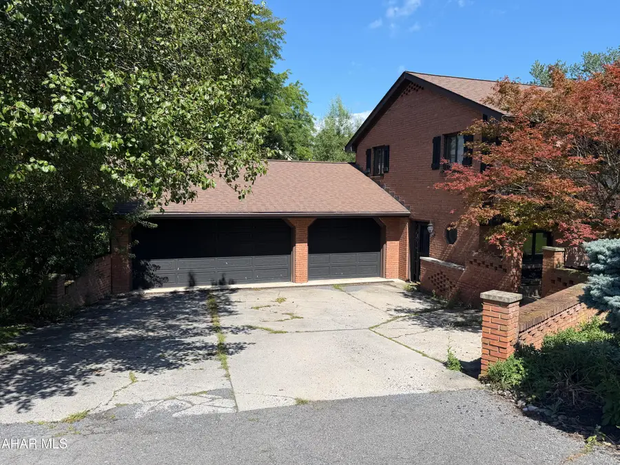 1106 Robin Lane, Duncansville, PA 16635 - #3