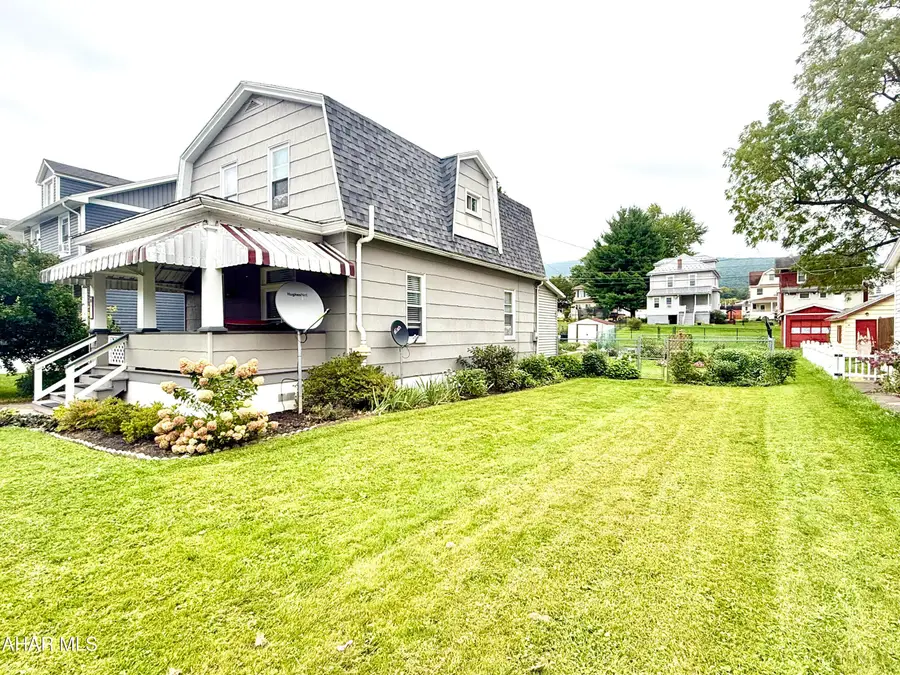 611 E Grant Avenue, Altoona, PA 16602 - #2