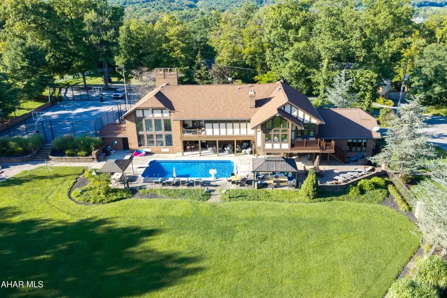 1554 W 7th Street, Tyrone, PA 16686 - #2