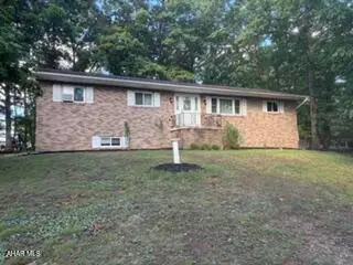 622 Davis Road, Altoona, PA 16601