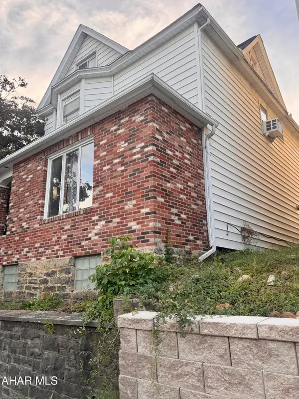 512 22nd Avenue, Altoona, PA 16601