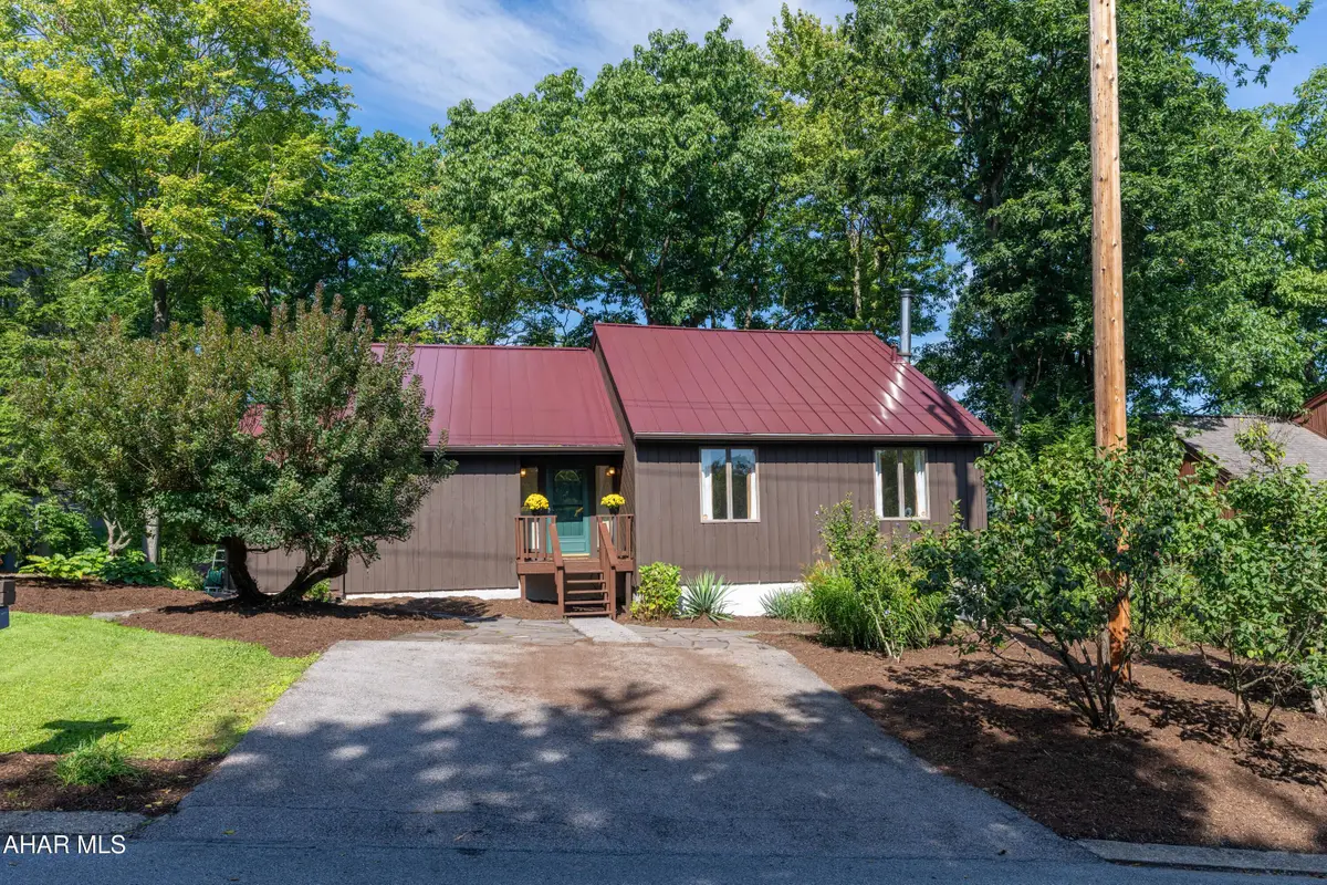 4 Cricket Club Lane, Altoona, PA 16601 - #1