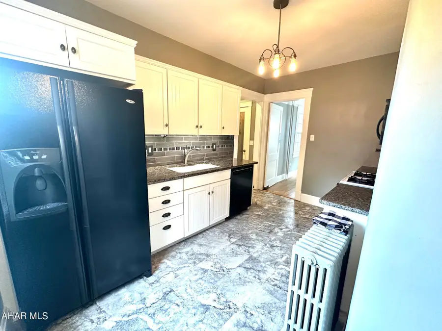 1013 Walnut Street, Hollidaysburg, PA 16648 - #2