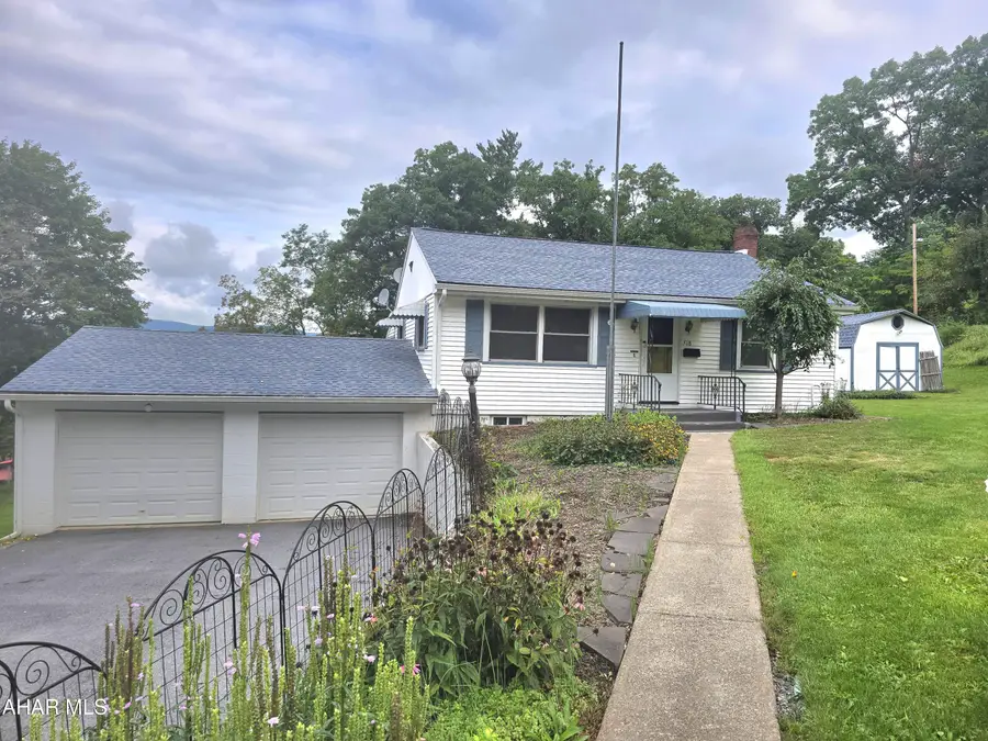 518 Keystone Street, Altoona, PA 16602 - #2