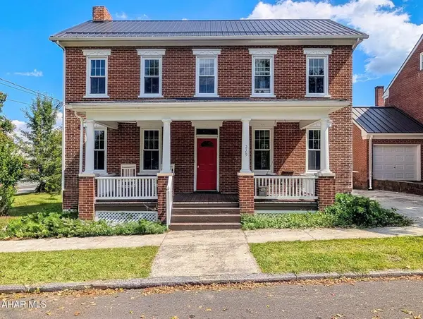 229 S Thomas Street, Bedford, PA 15522