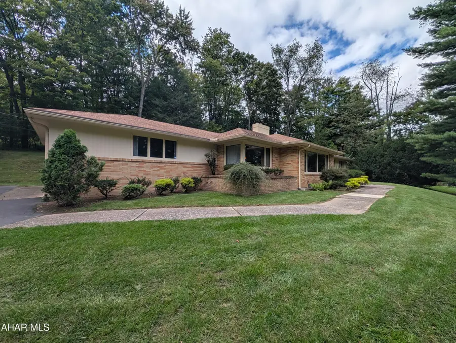 312 Ruskin Drive, Altoona, PA 16602 - #2