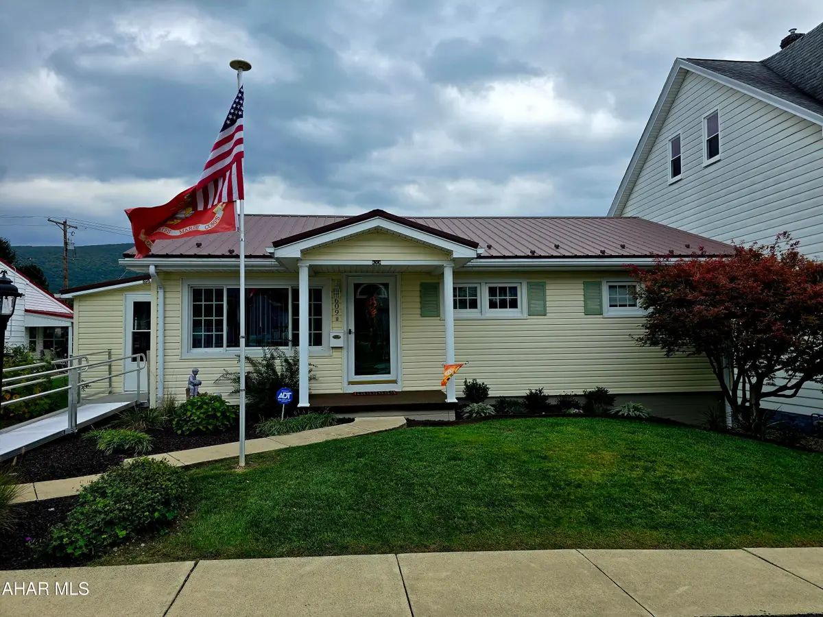 609 E Hudson Avenue, Altoona, PA 16602 - #1