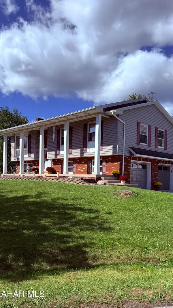 201 N. Mattas Drive, Duncansville, PA 16635