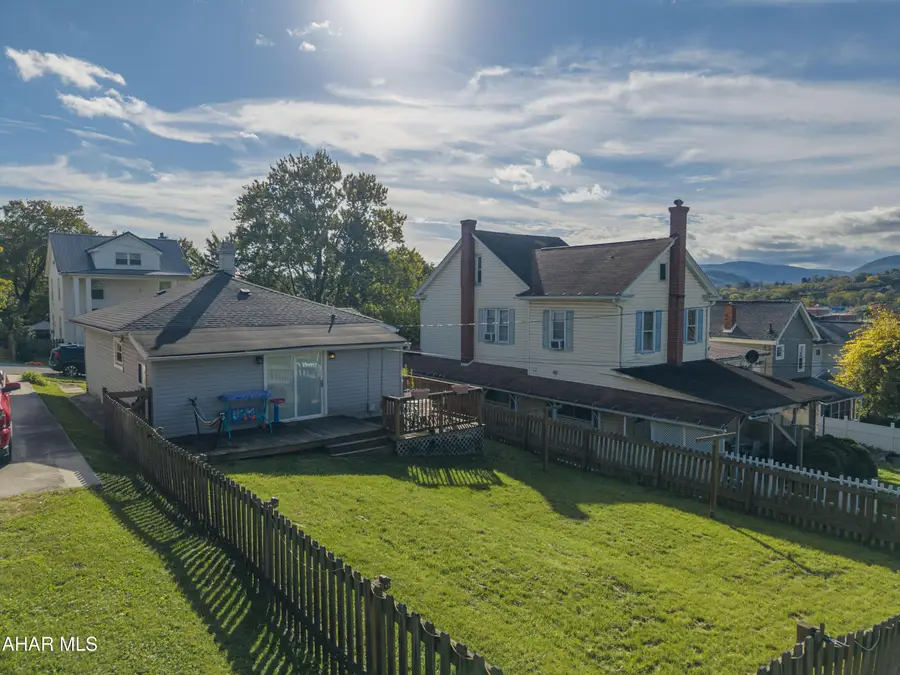 225 Calder Street, Altoona, PA 16602 - #2