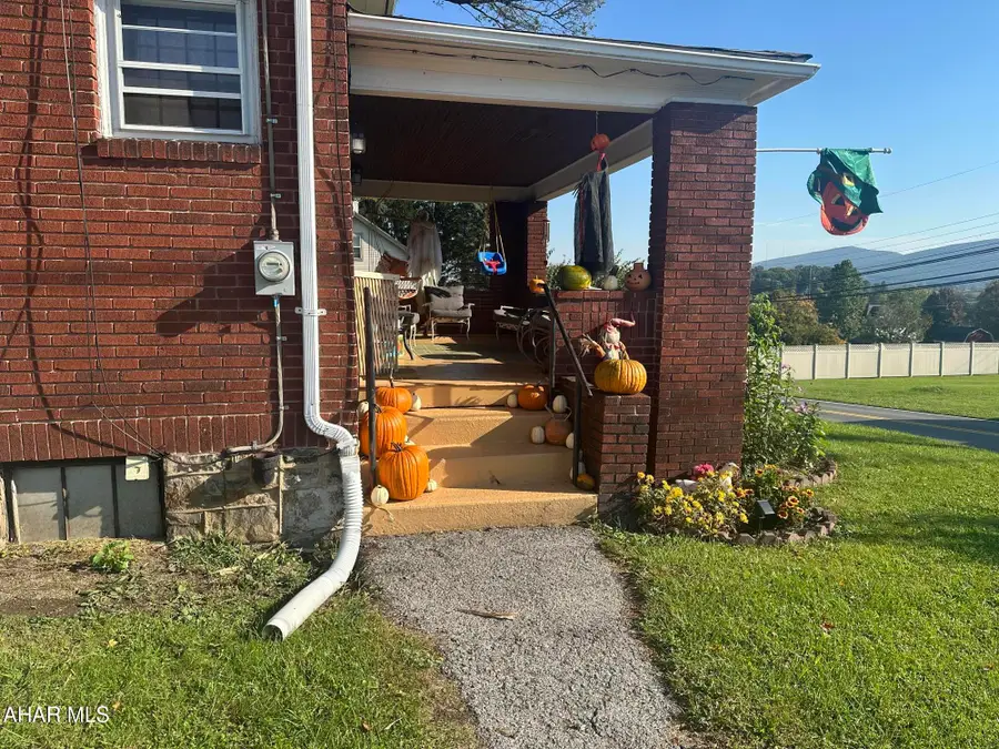 4126 Broad Avenue, Altoona, PA 16601 - #3
