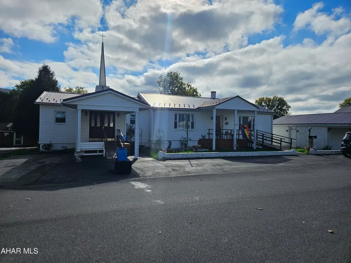 907-909 N 3rd Street, Bellwood, PA 16617 - #1