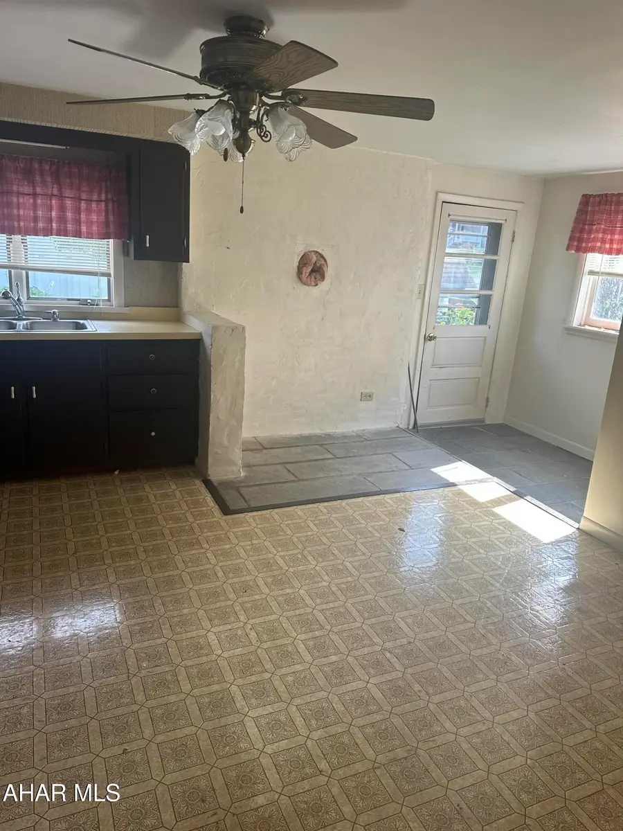 209 4th Avenue, Altoona, PA 16602 - #3