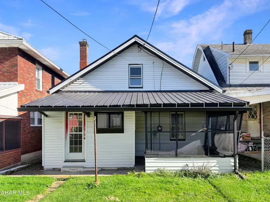 1932 Logan Avenue, Altoona, PA 16602 - #3