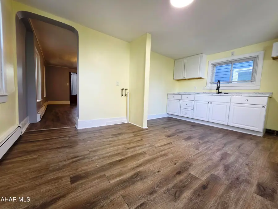 411 Walnut Street, Hollidaysburg, PA 16648 - #3