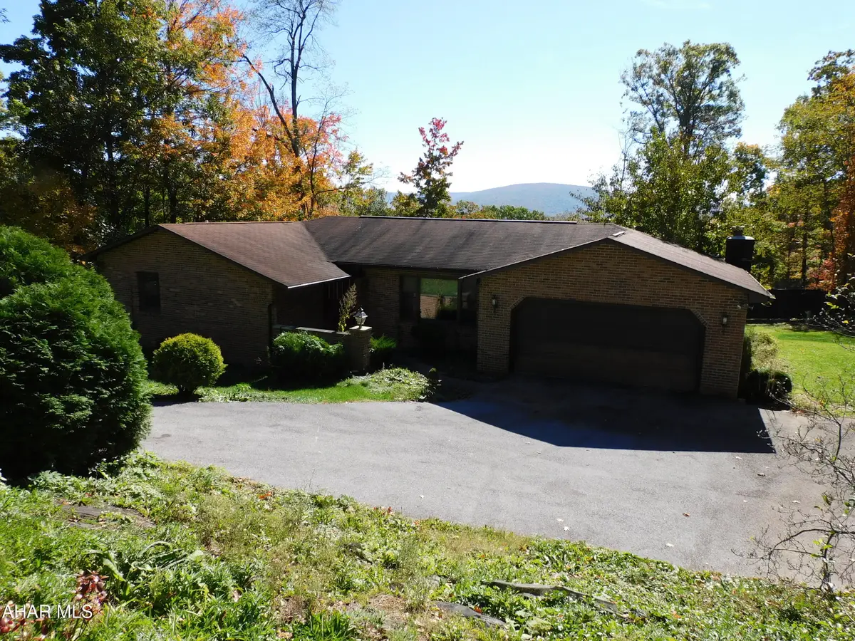 118 Limestone Road, Hollidaysburg, PA 16648 - #1