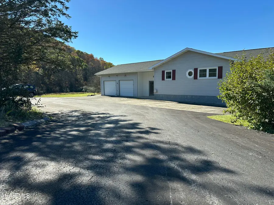 108 Clover Circle, Hollidaysburg, PA 16648 - #3