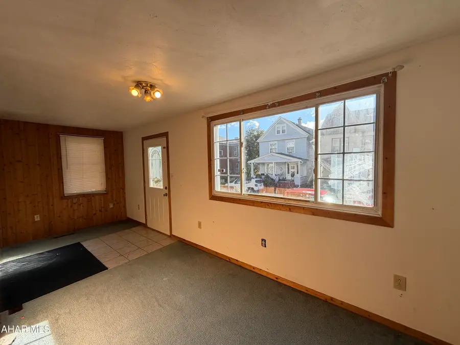 2608 W Chestnut Avenue, Altoona, PA 16601 - #2