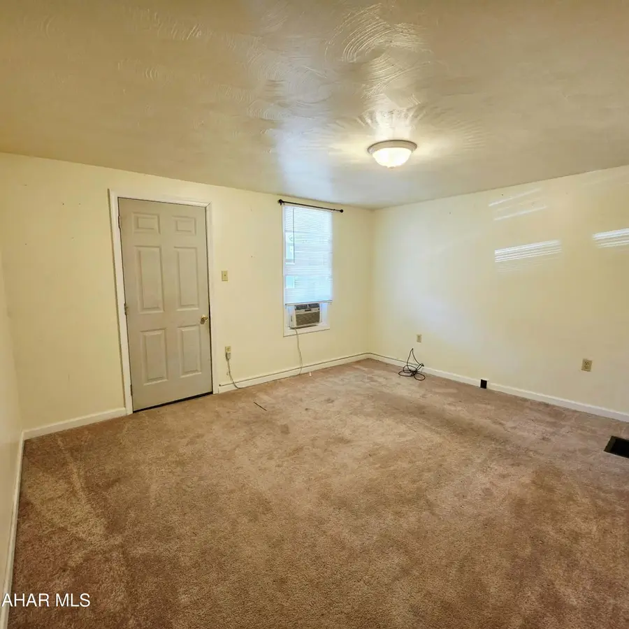 609 S Juniata Street, Hollidaysburg, PA 16648 - #3