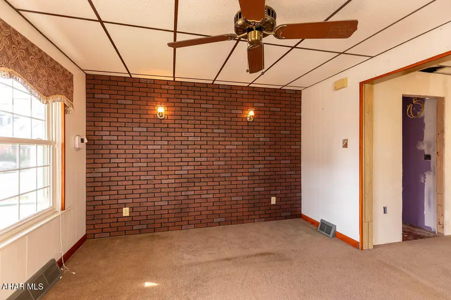 111 N 9th Avenue, Altoona, PA 16601 - #2